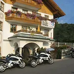 Brunnenhof Otel 3*